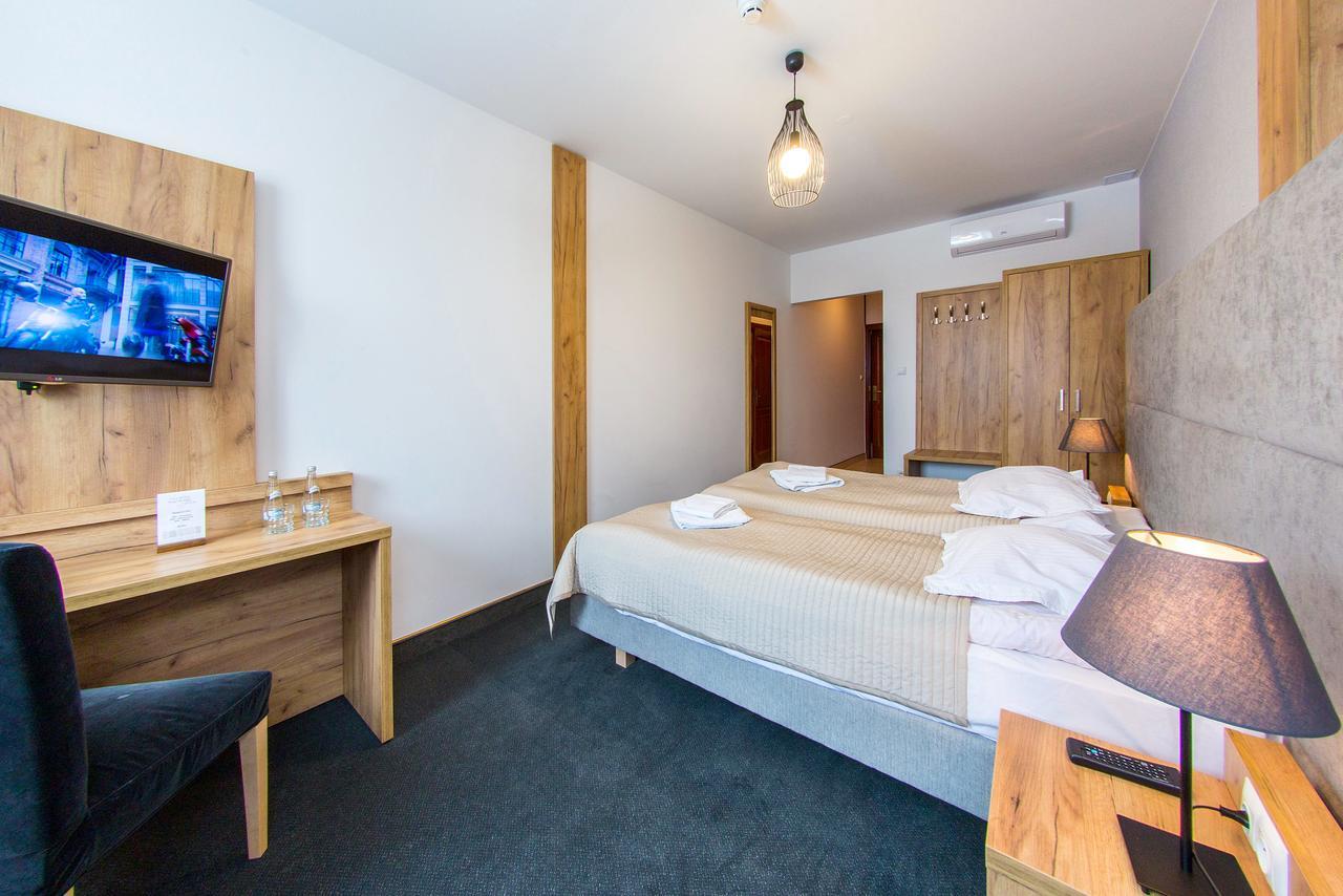 Hotel Nad Raba - Bochnia Extérieur photo
